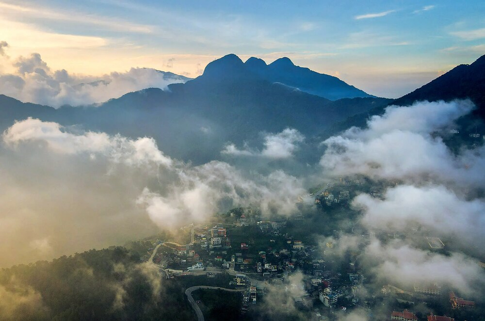 Thị trấn Tam Đảo được bao quanh bởi những đám mây